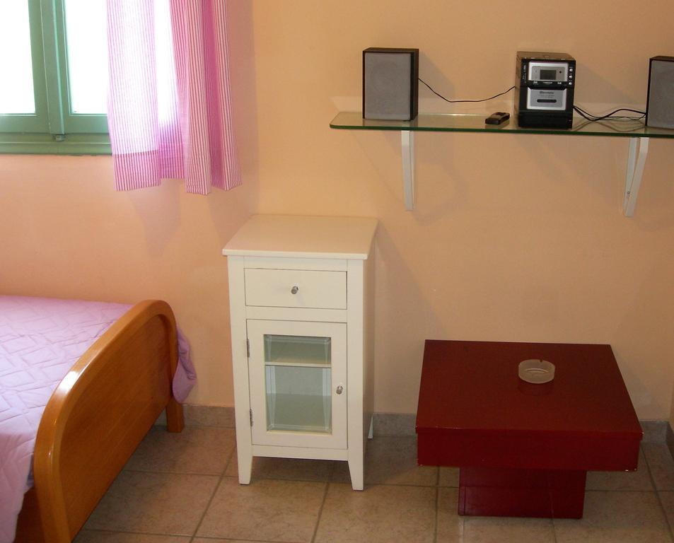 Villa Karmar Hotel Apartments Dassiá Eksteriør bilde