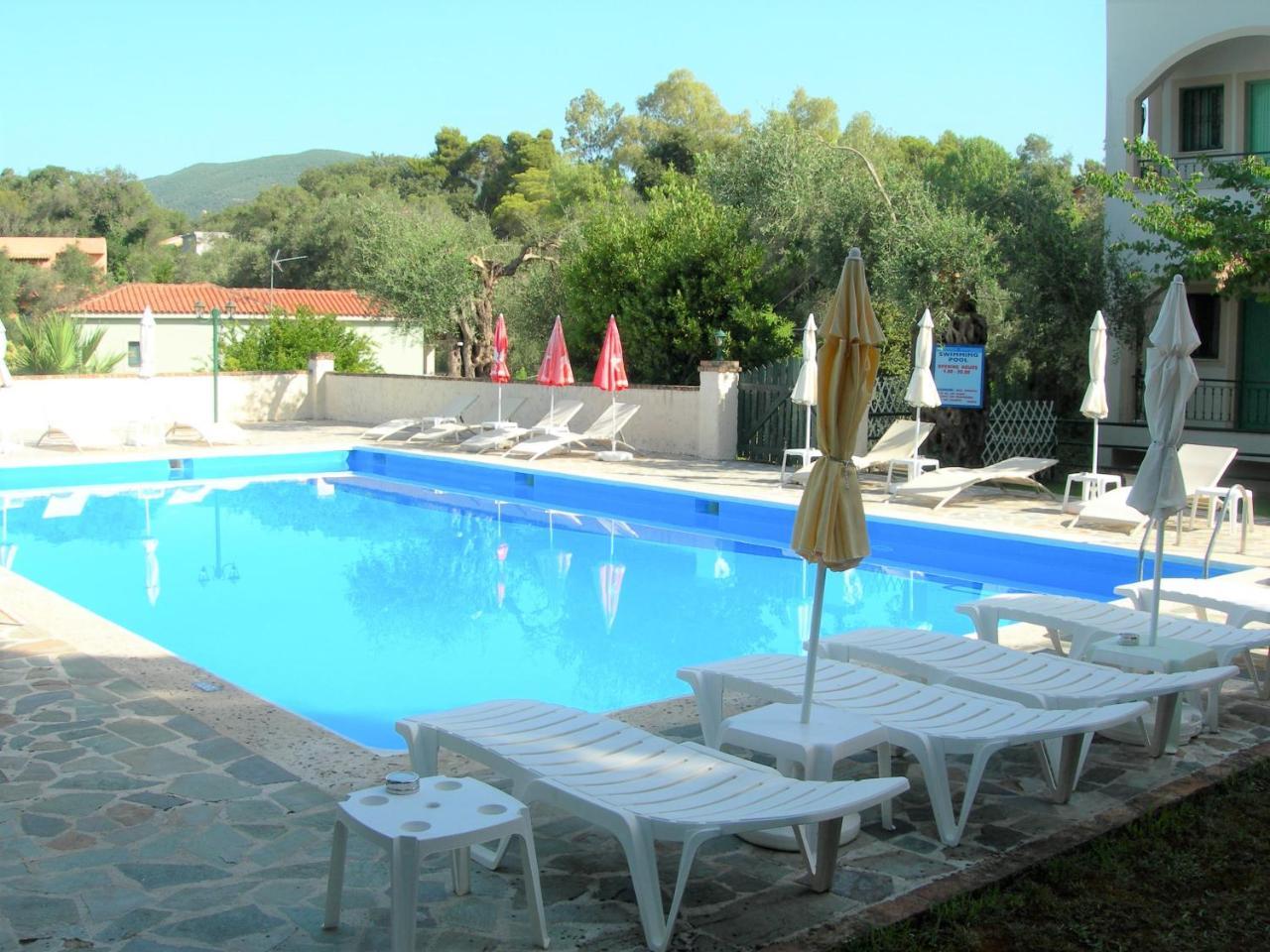 Villa Karmar Hotel Apartments Dassiá Eksteriør bilde